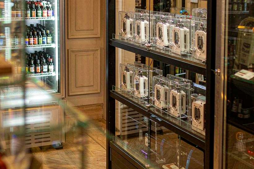 Bulk Distribution for VapeCon products in Naples — Autumn stock