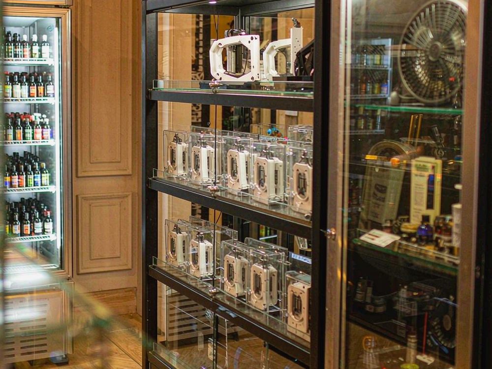 Bulk Distribution for VapeCon products in Naples — premium tier