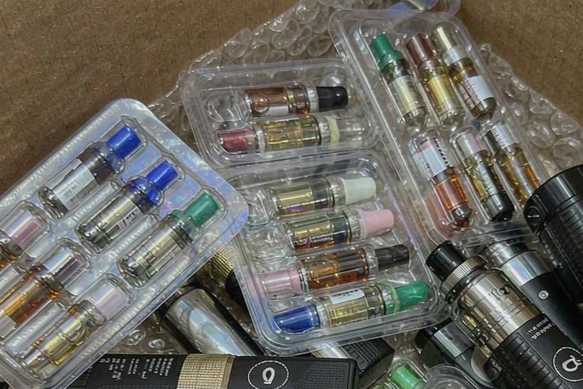 Comparison of VapeCon kits Suppliers — container load