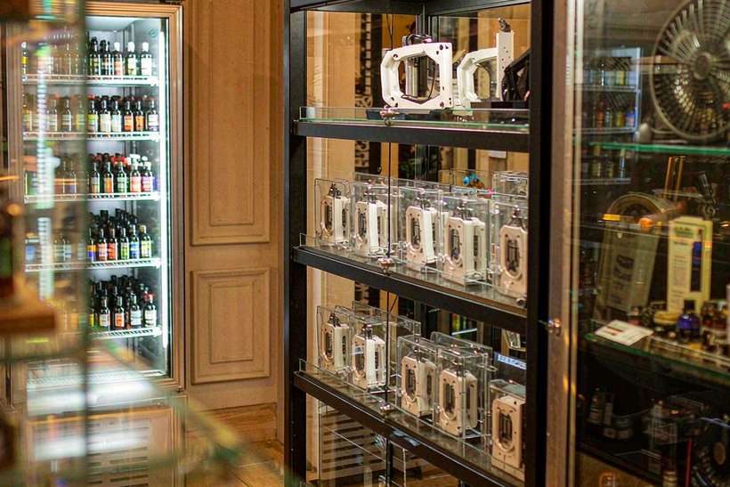 How to Store VapeCon products in Naples — container load