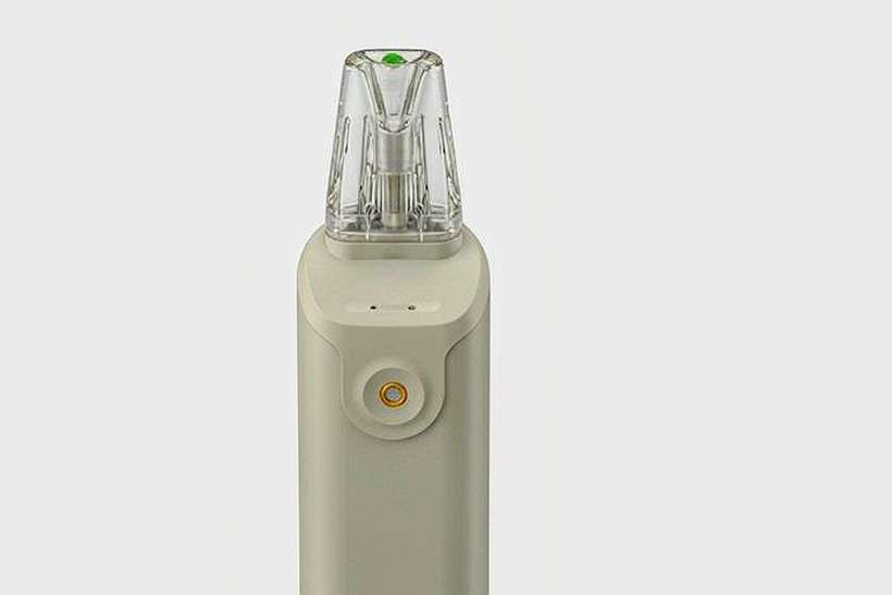 Restocking VapeCon products in Naples — Spring catalog