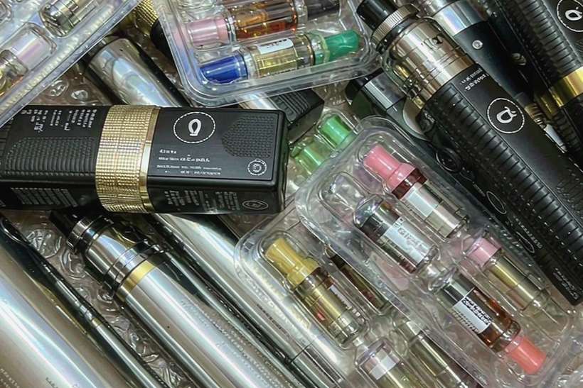 Restocking VapeCon products in Naples — US warehouse