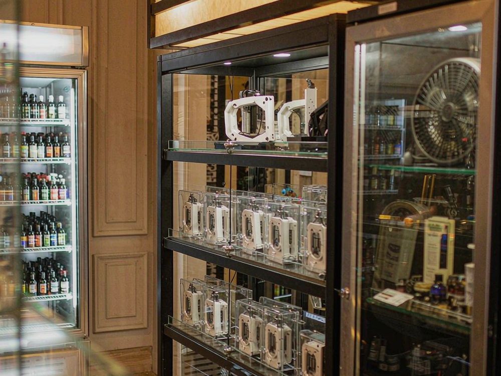 Shipping Guide for VapeCon products in Naples — wholesale only