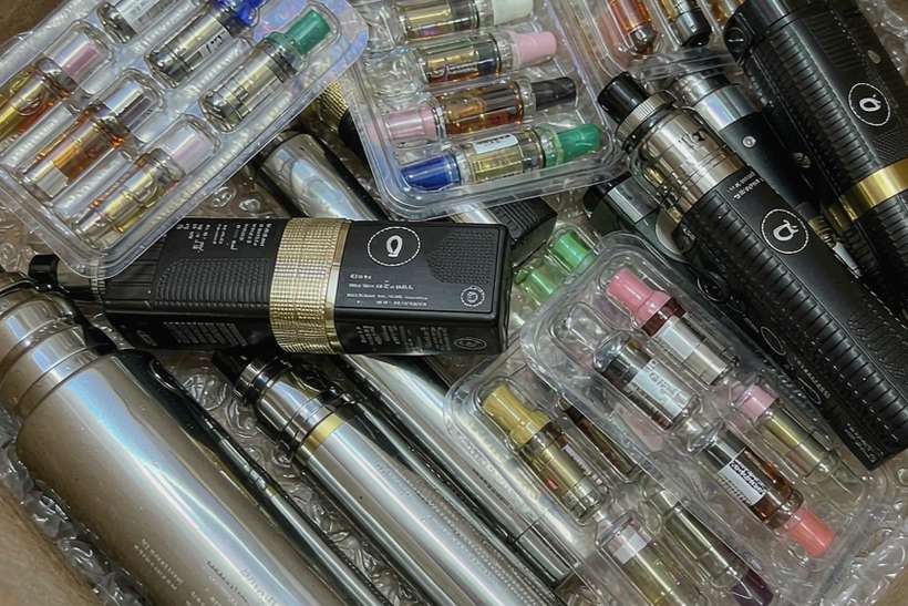 Sourcing Report on VapeCon products in Naples — express air