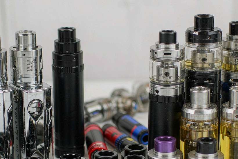 Updated Price List for VapeCon products in Naples — small parcel