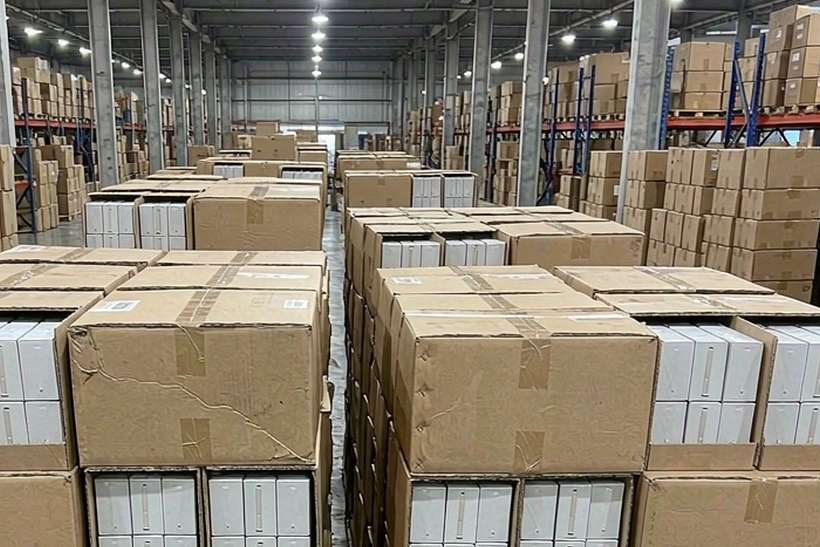 Warehouse Options for VapeCon products in Naples — small parcel